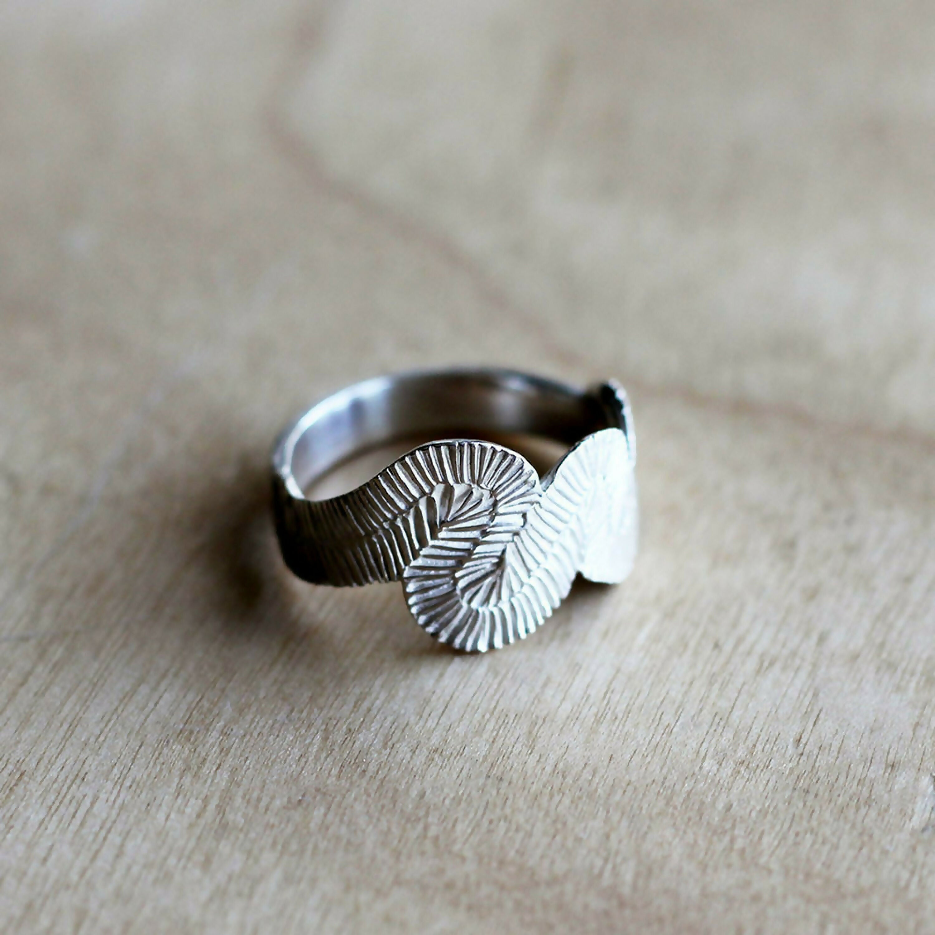 Bague Volute, Anneau zigzag en argent massif 925 recyclé | EMPREINTES Paris