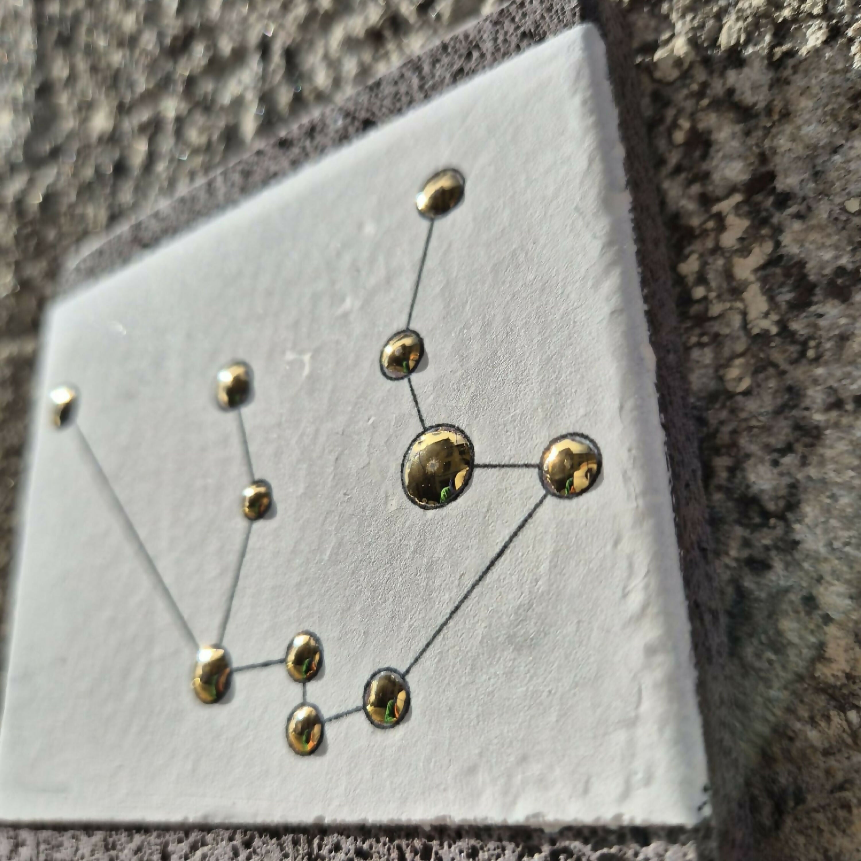 carre_de_pierre_de_lave_emaillee_constellation_du_verseau_les_emaux_de_marie copie | EMPREINTES Paris