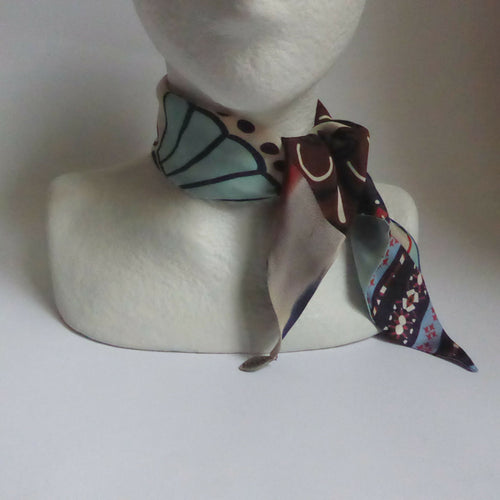 Foulard pointe soie- flower graphic blue | EMPREINTES Paris - EMPREINTES Paris