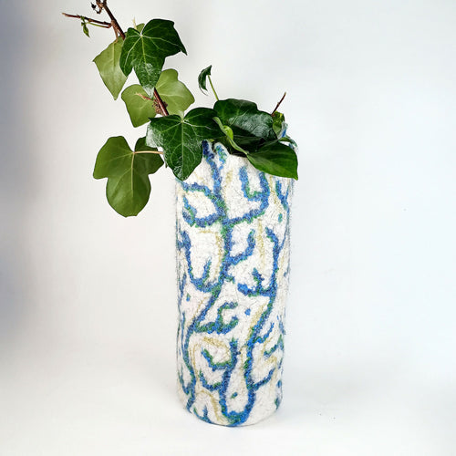 vase_haut_algues_bleuvert_en_feutre_de_laine_atelier_lanzetta copie | EMPREINTES Paris - EMPREINTES Paris