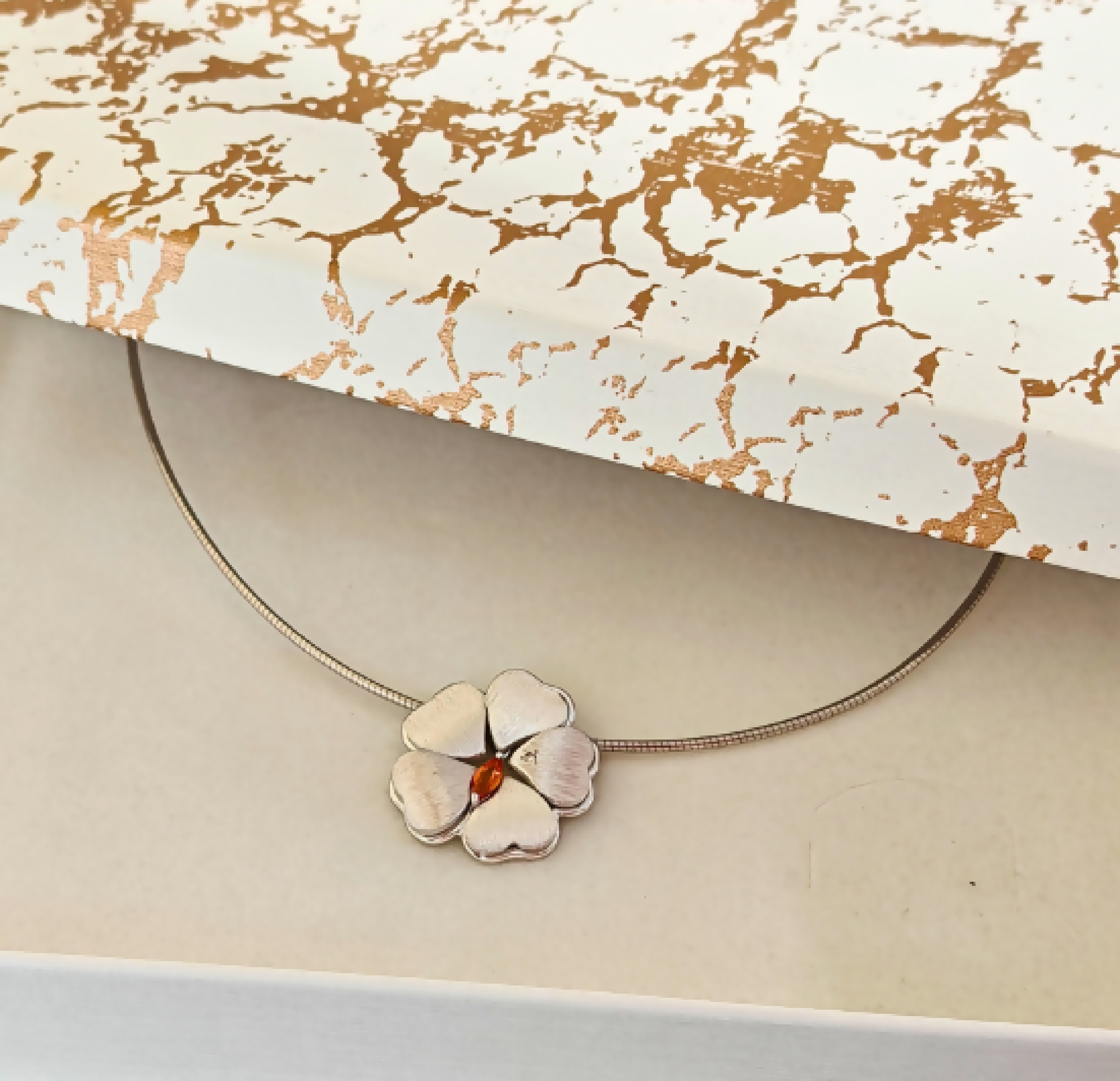 Collier et pendentif trèfle saphir et diamant | EMPREINTES Paris