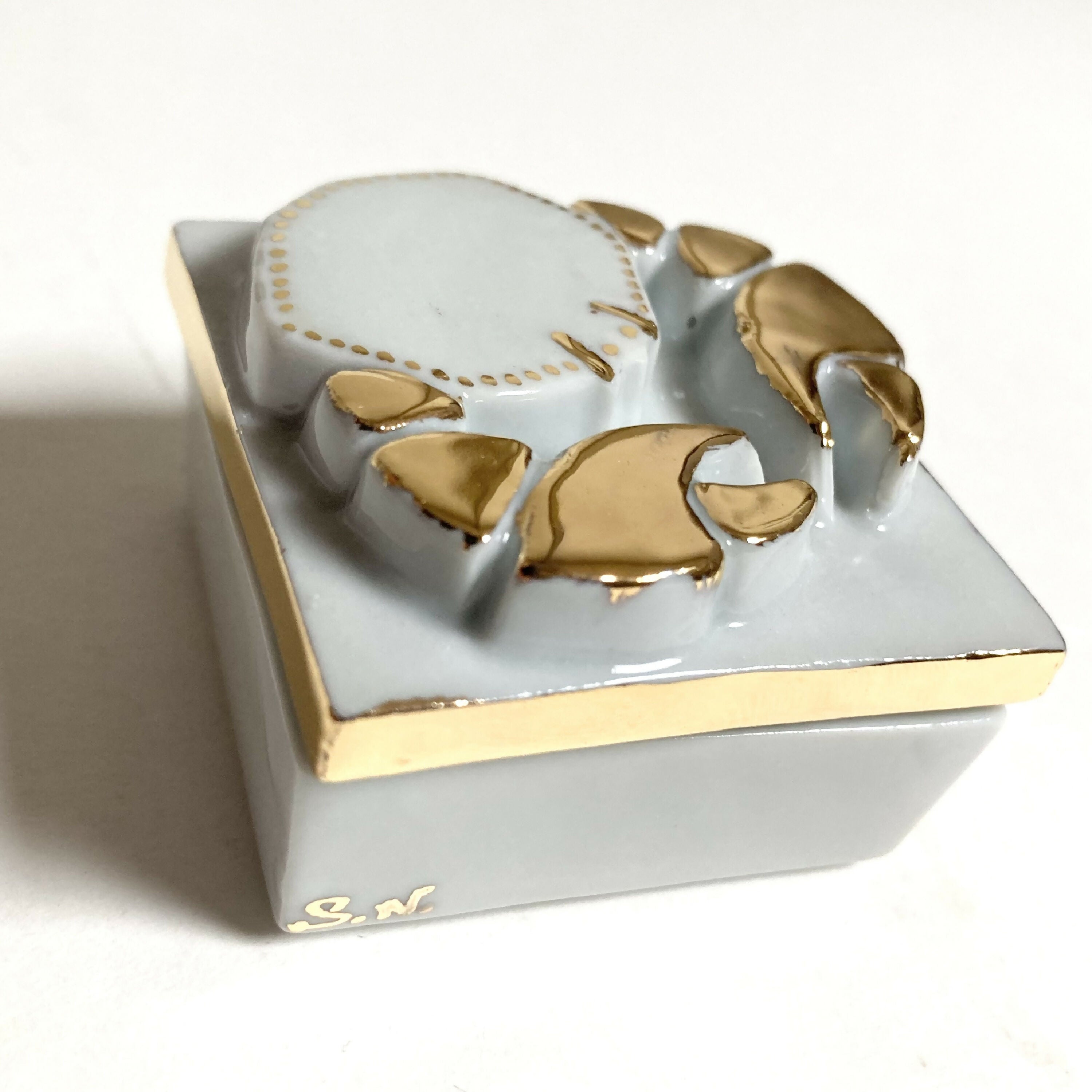 boite_a_bijoux_zodiaque_cancer_serge_nicole_porcelaine | EMPREINTES Paris