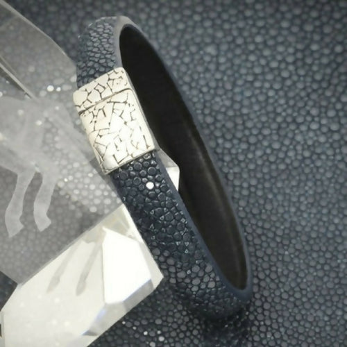 63EdISav1F | EMPREINTES Paris - EMPREINTES Paris