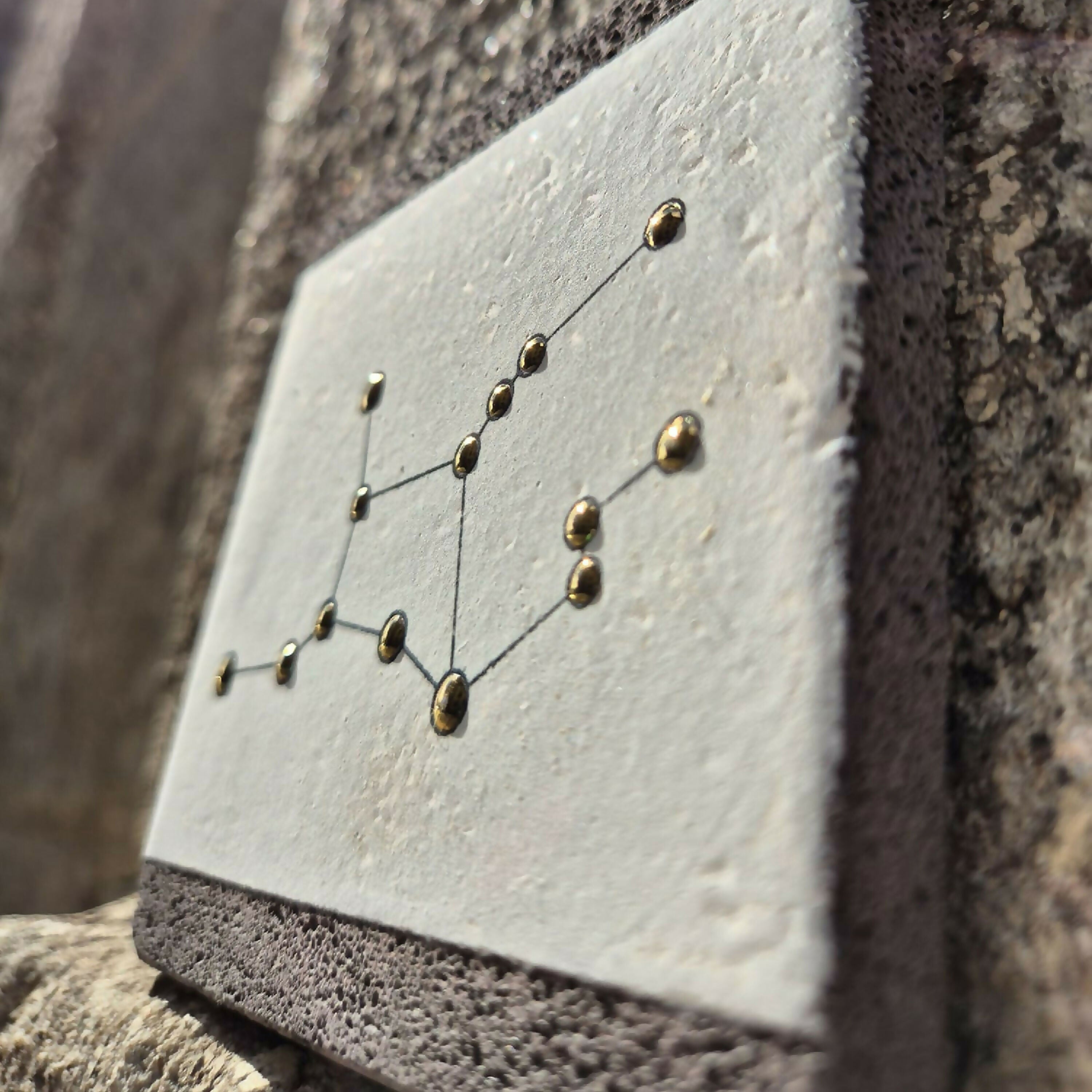 carre_de_pierre_de_lave_emaillee_constellation_de_la_vierge_les_emaux_de_marie copie | EMPREINTES Paris