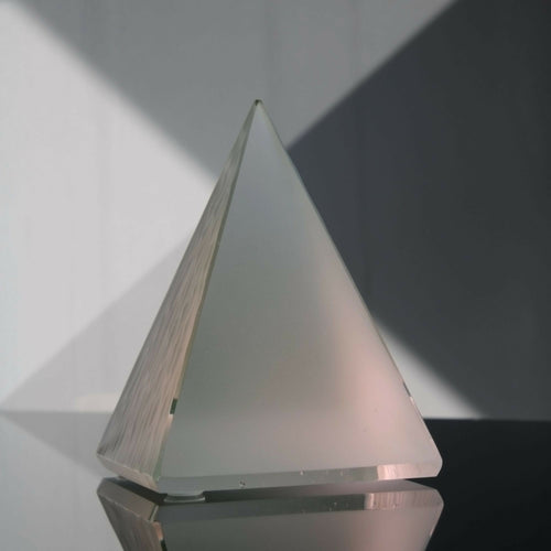 sculpture_pyramide_uranium_trait_dunion_artisans copie | EMPREINTES Paris - EMPREINTES Paris