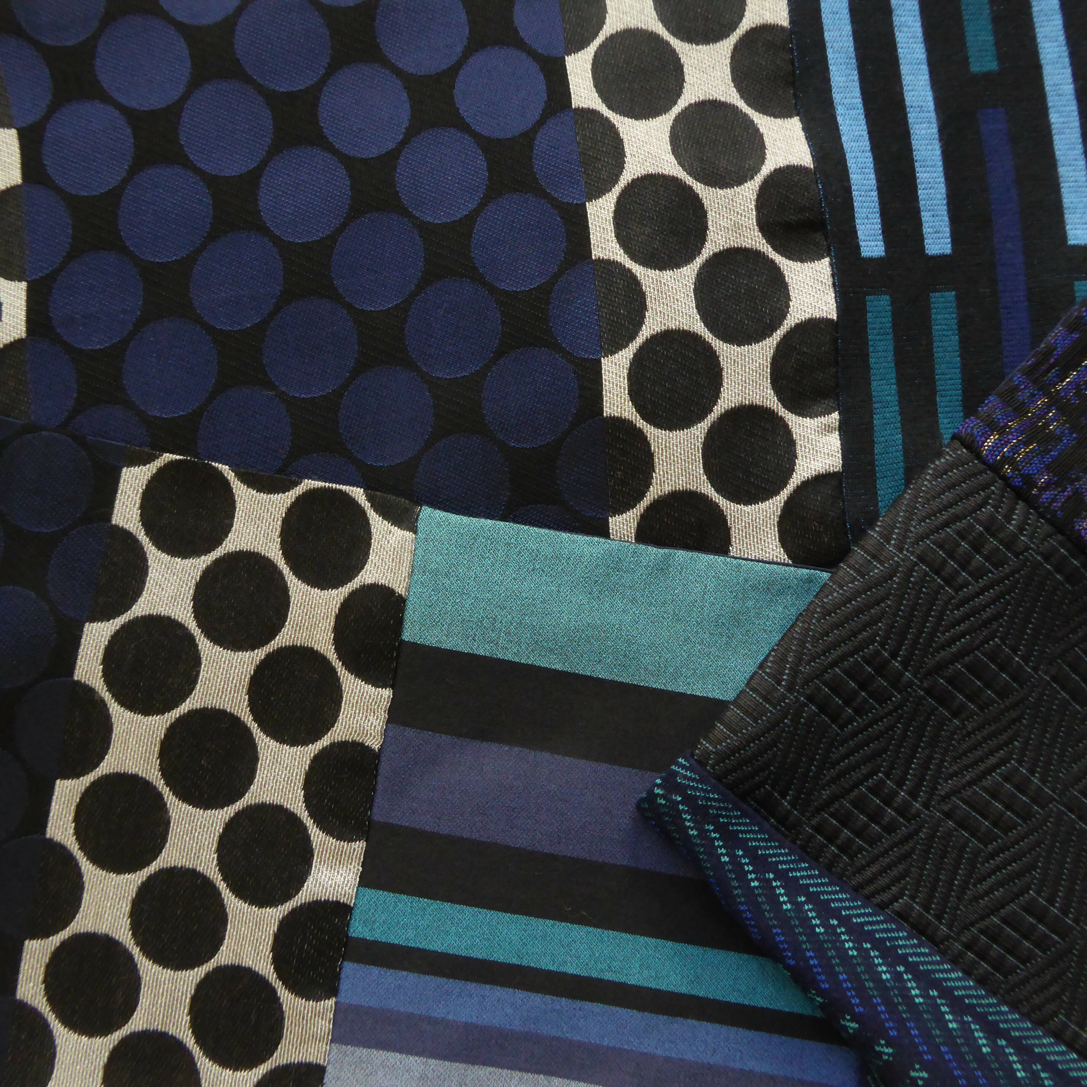 Écharpe intemporelle -Graphique bleu | EMPREINTES Paris