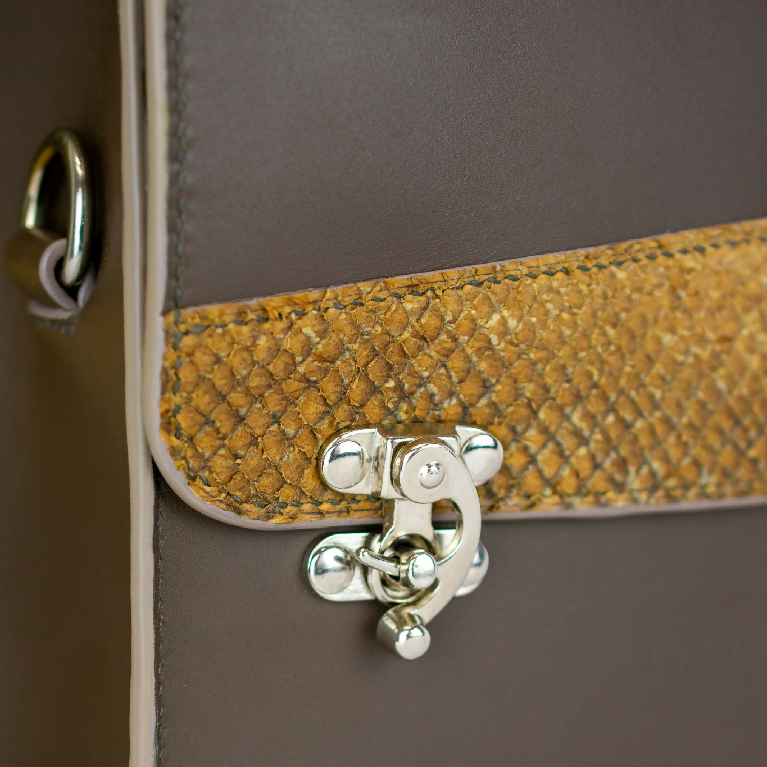 sacoche_en_cuir_sam_lappara | EMPREINTES Paris