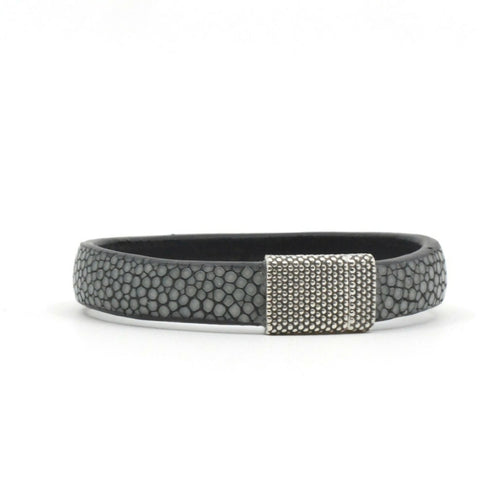 bracelet_en_galuchat_gris_fermoir_grain_detain_sylvie_zarnowski copie | EMPREINTES Paris - EMPREINTES Paris