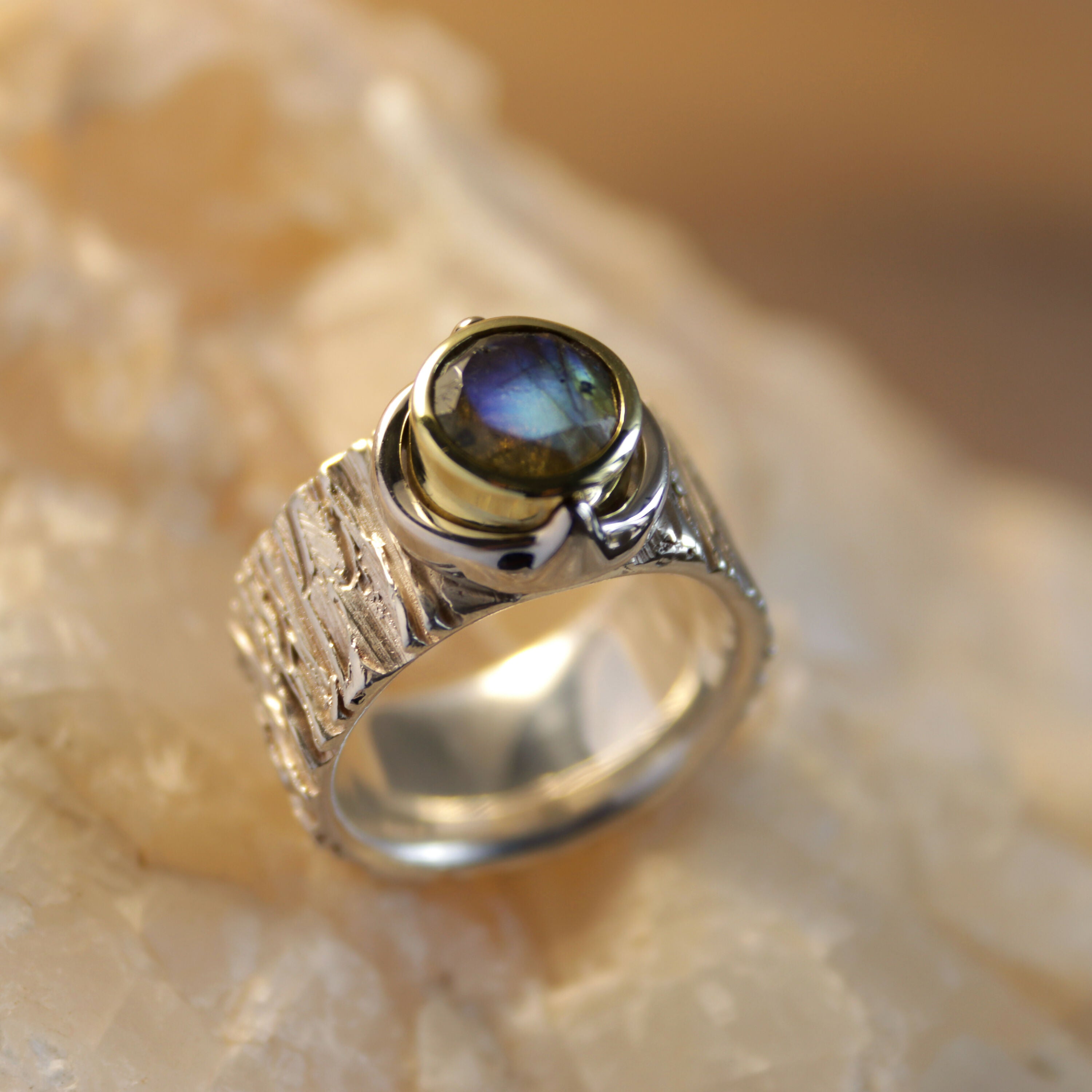 bague_nautique_i_piece_unique_t55_en_argent_pur_or_argent_palladium_et_labradorite_sol_billeke copie | EMPREINTES Paris