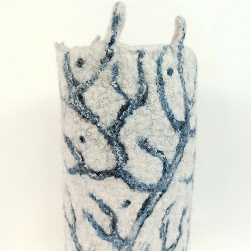 vase_haut_algues_bleublanc_en_feutre_de_laine_atelier_lanzetta copie | EMPREINTES Paris - EMPREINTES Paris