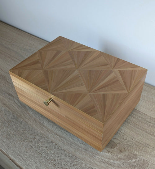 coffret_avec_marqueterie_de_paille_motif_eventail_art_deco_dore_jerome_ebenisterie copie | EMPREINTES Paris - EMPREINTES Paris