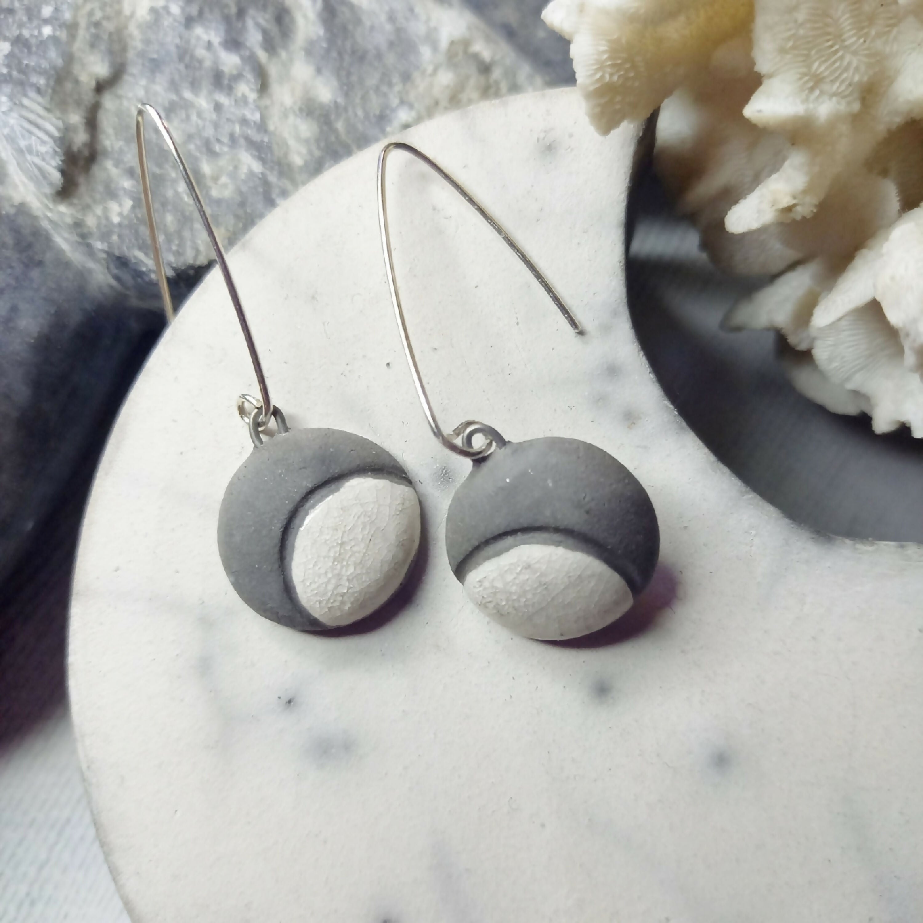 boucles_doreilles_petit_pop_blanches_chloe_bercovici_simplement_terre copie | EMPREINTES Paris