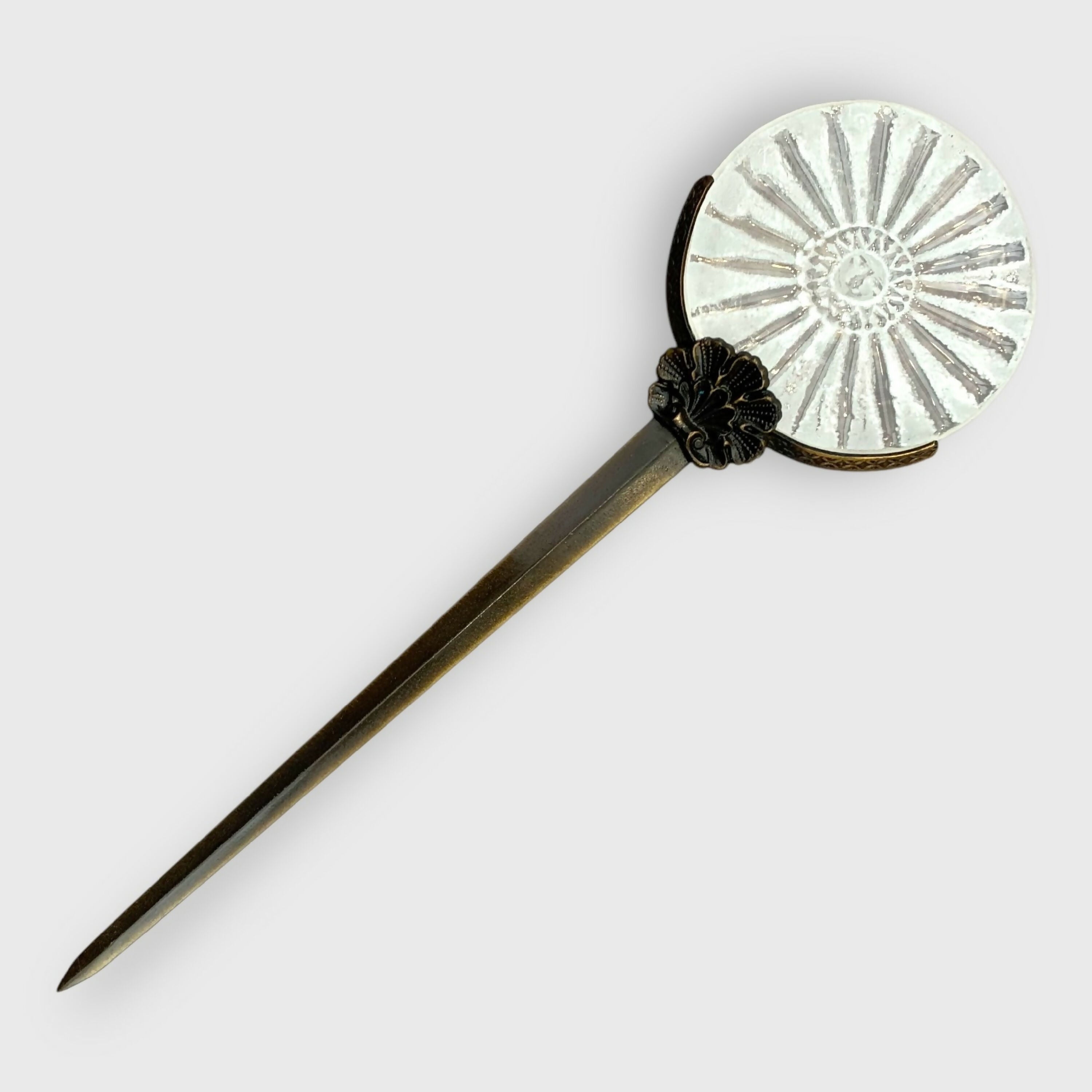 soleil, rayon, lumière, cadeau homme, accessoir de bureau, ouvre-lettres, coupe papier, création unique, pate de verre, cristal, blanc | EMPREINTES Paris