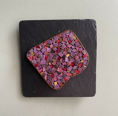 tableau_mosaique_violet_sur_ardoise_mini_musea_mosaique copie | EMPREINTES Paris - EMPREINTES Paris