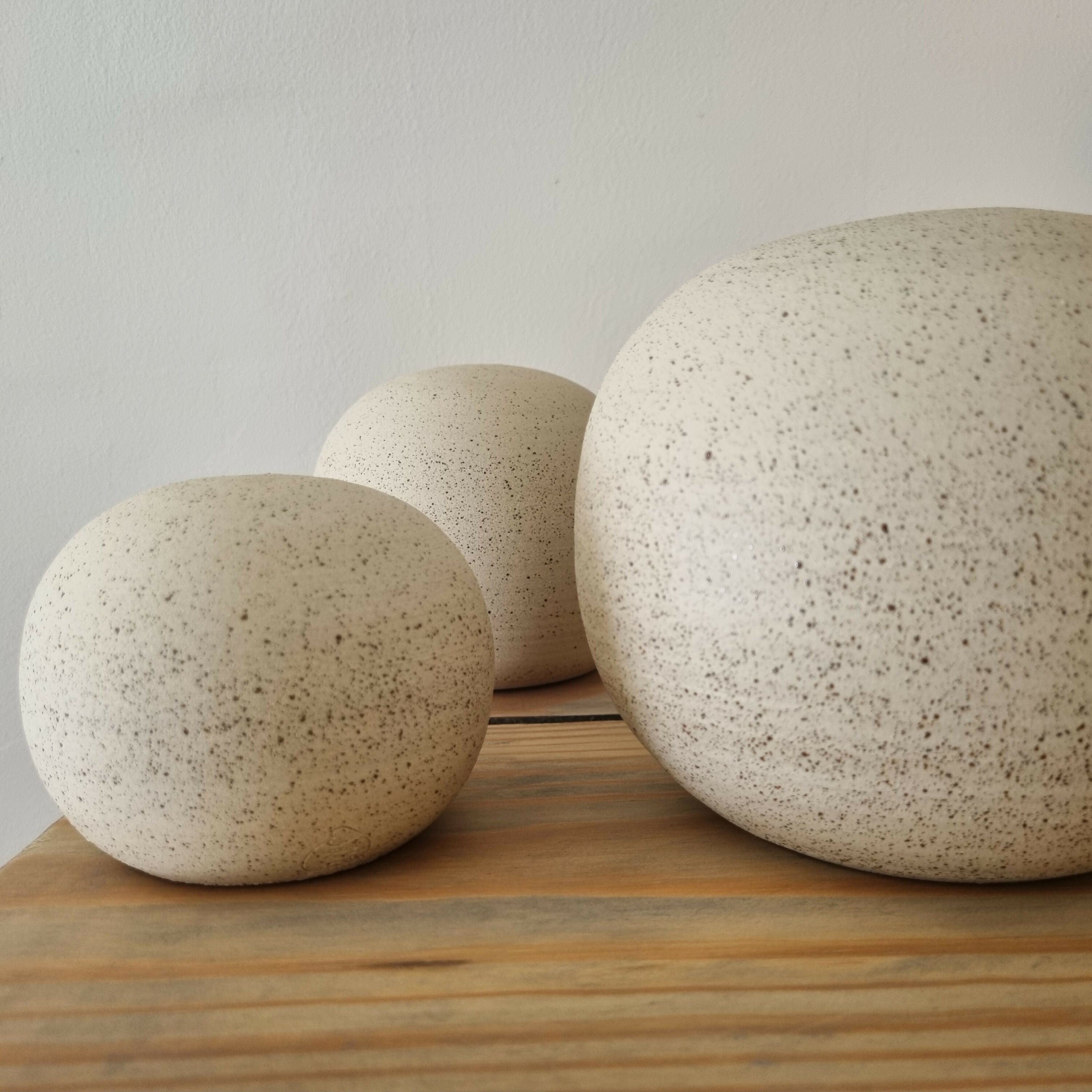 spheres_decoratives_murales_ou_a_poser_douce_ceramique copie | EMPREINTES Paris