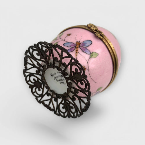rose_deco-maison_home-decor_cadeau-rose_style-faberge_art-nouveau_insectes_libellule_printemps_fleur_pastel_papillons_automate_cadeau-amoureux_saint-valentin_cadeau-naissance_fete-bebe_boite-a-musique_enfantin_noce-de-porcelaine_fete-des-meres_mariage_oeuf-collection_collection-classique_cadeau-fin-annee_cadeaux-maitresses | EMPREINTES Paris - EMPREINTES Paris