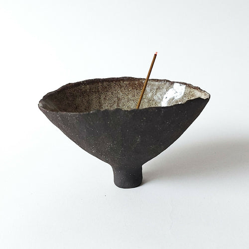 Pétale noir - porte-encens (avec un mini disque) | EMPREINTES Paris - EMPREINTES Paris