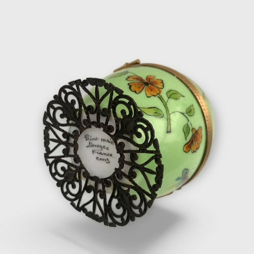 vert_deco-maison_home-decor_cadeau-vert_style-faberge_art-nouveau_insectes_libellule_printemps_fleur_pastel_papillons_automate_cadeau-amoureux_saint-valentin_cadeau-naissance_fete-bebe_boite-a-musique_enfantin_noce-de-porcelaine_fete-des-meres_mariage_oeuf-collection_collection-classique_cadeau-fin-annee_cadeaux-maitresses | EMPREINTES Paris - EMPREINTES Paris