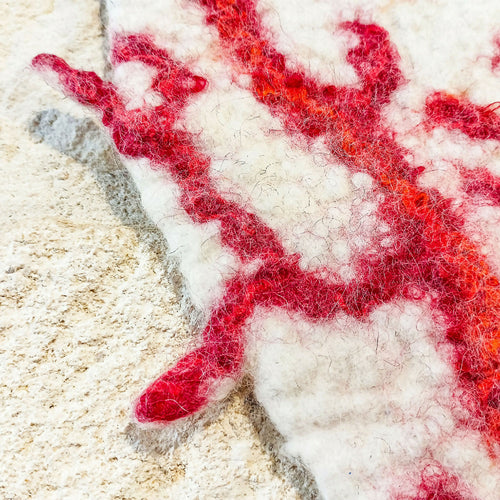 Tenture ronde en feutre de laine décor Corail rouge - lanzetta copie | EMPREINTES Paris - EMPREINTES Paris