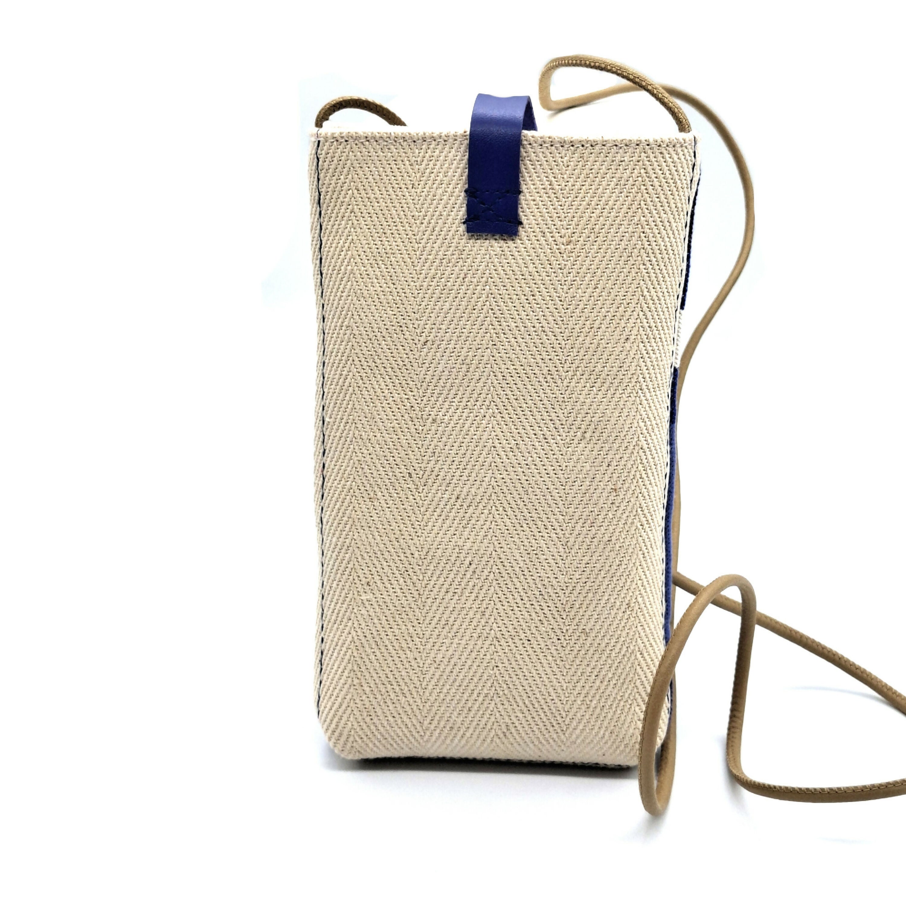 poche_telephone_bleu_basque_sylvie_strohl copie | EMPREINTES Paris