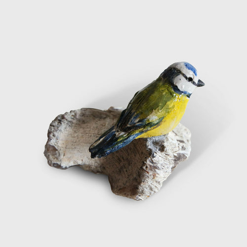 Sculpture Mésange bleue sur pierre fossile | EMPREINTES Paris - EMPREINTES Paris
