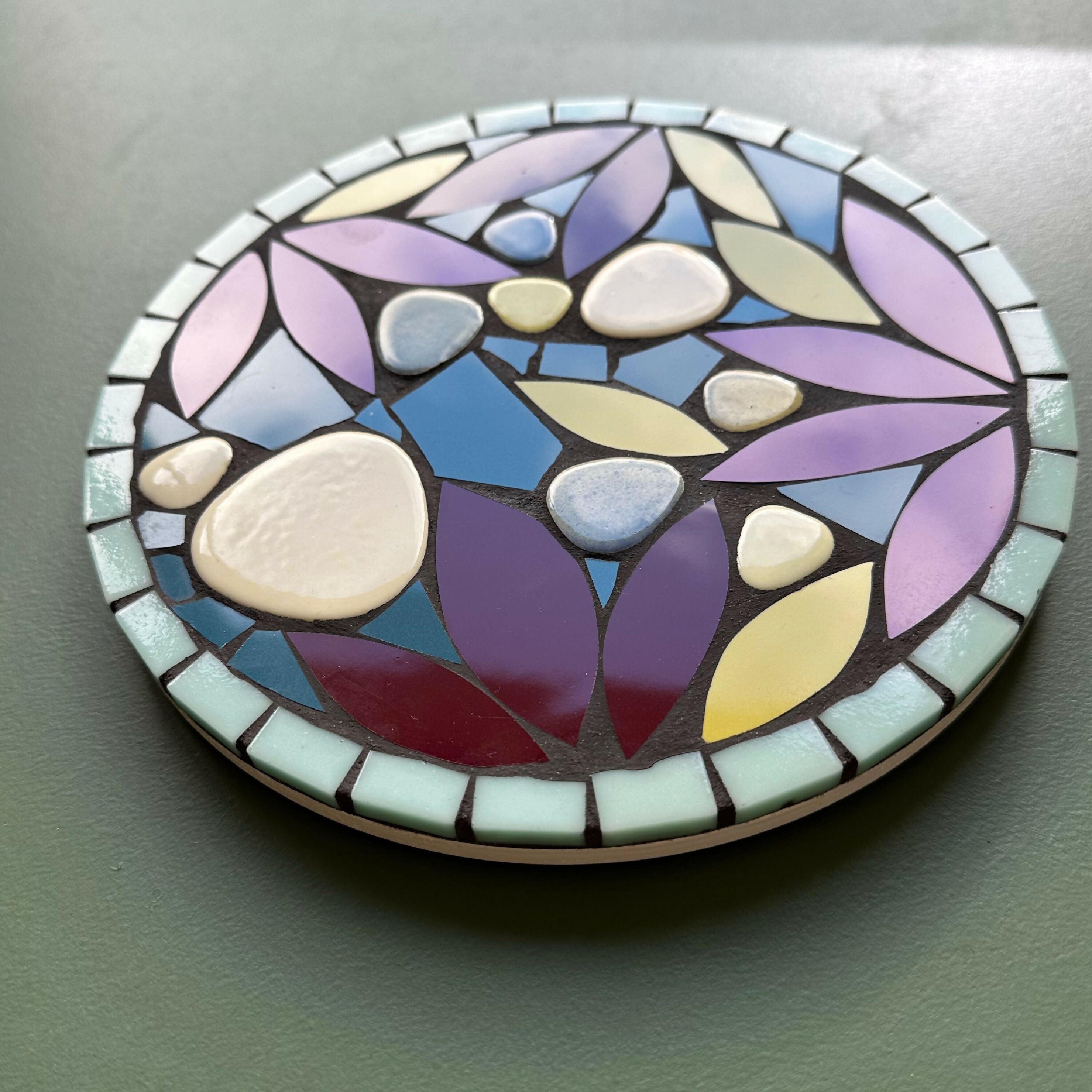 Dessous-de-plat mosaïque Magnolia améthyste | EMPREINTES Paris