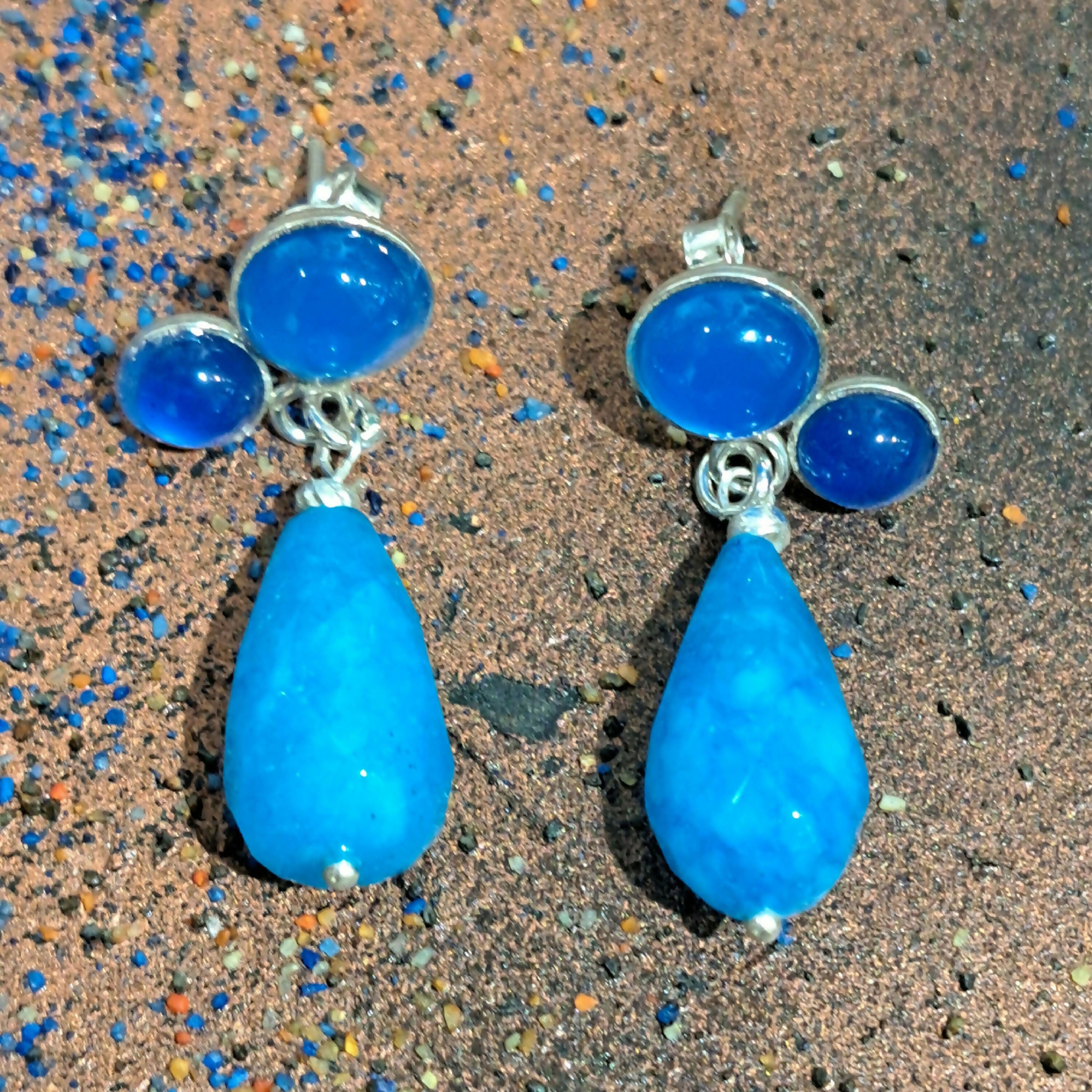 boucles_doreilles_en_argent_avec_agates_bleues_et_pampilles_de_jade_teintee_thierry_dhaine copie | EMPREINTES Paris