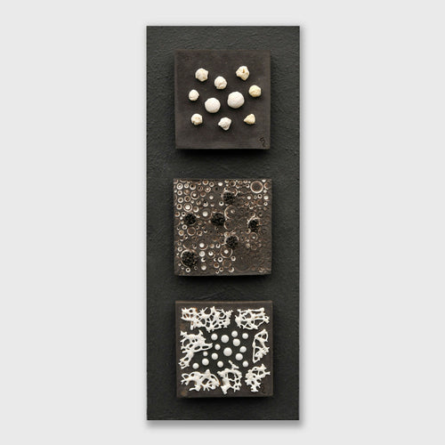 Bas relief tableau grès noir et porcelaine collection triptyque 5 | EMPREINTES Paris - EMPREINTES Paris