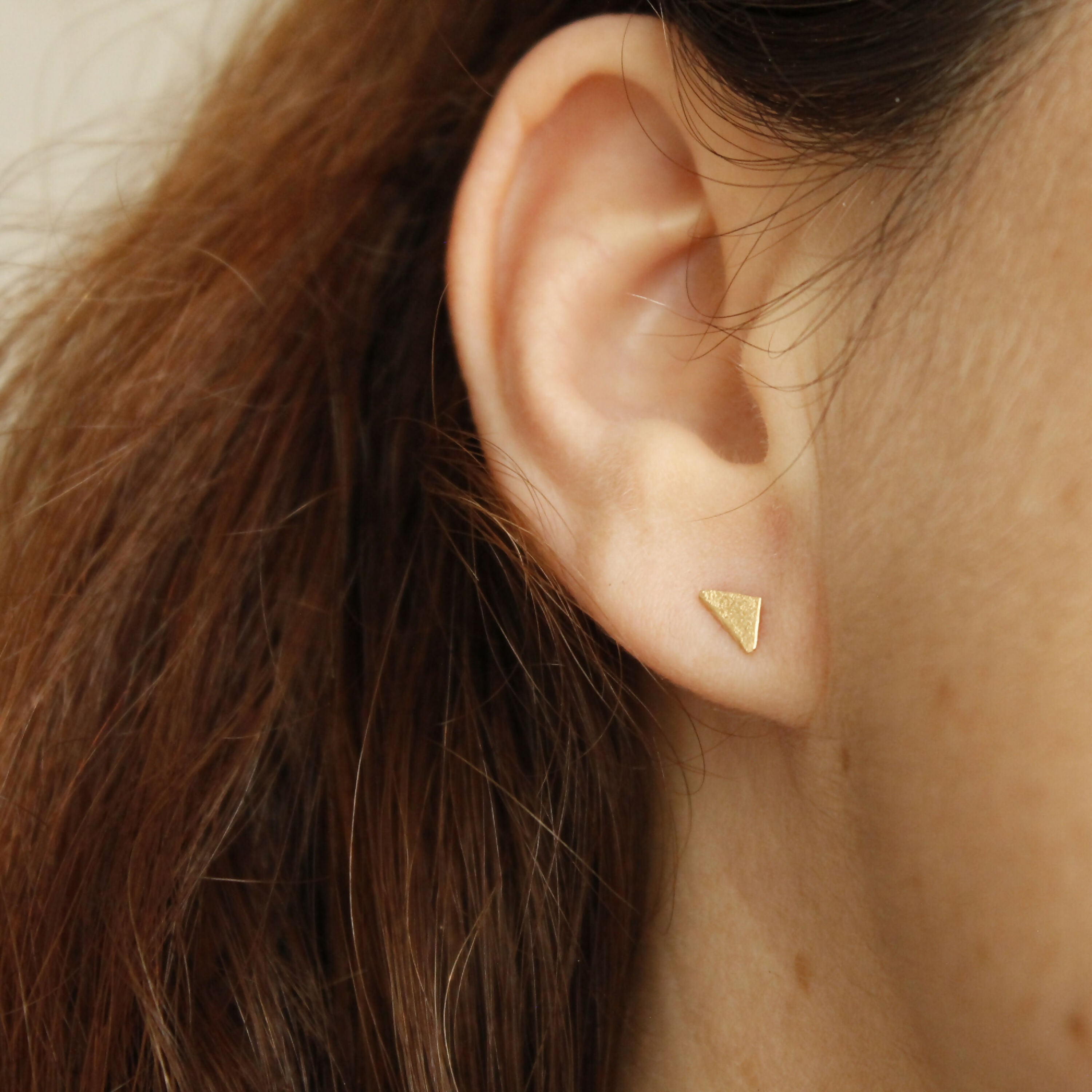 boucles_doreilles_scortea_triangle_or_jaune_7501000_criska copie | EMPREINTES Paris