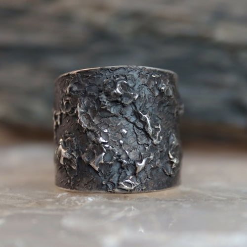 bague_la_tempete_i_piece_unique_t59_en_argent_pur_patine_gris_fonce_sol_billeke copie | EMPREINTES Paris - EMPREINTES Paris