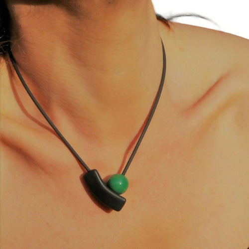 collier_atome_en_ceramique_coloree_et_tour_de_cou_noir_3_andreani_creations copie | EMPREINTES Paris - EMPREINTES Paris