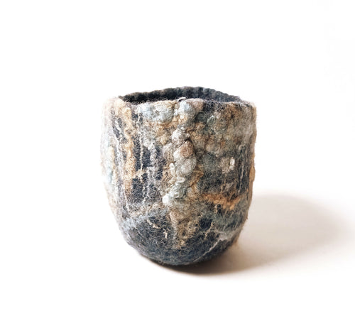 Vide-poche texturé en feutre de laine indigo et soie mordorée | EMPREINTES Paris - EMPREINTES Paris