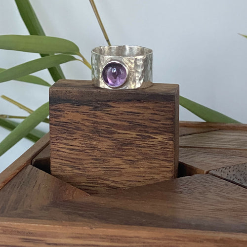 bague_bandeau_en_argent_massif_cabochon_en_amethyste_serti_clos_artyssia2 copie | EMPREINTES Paris - EMPREINTES Paris
