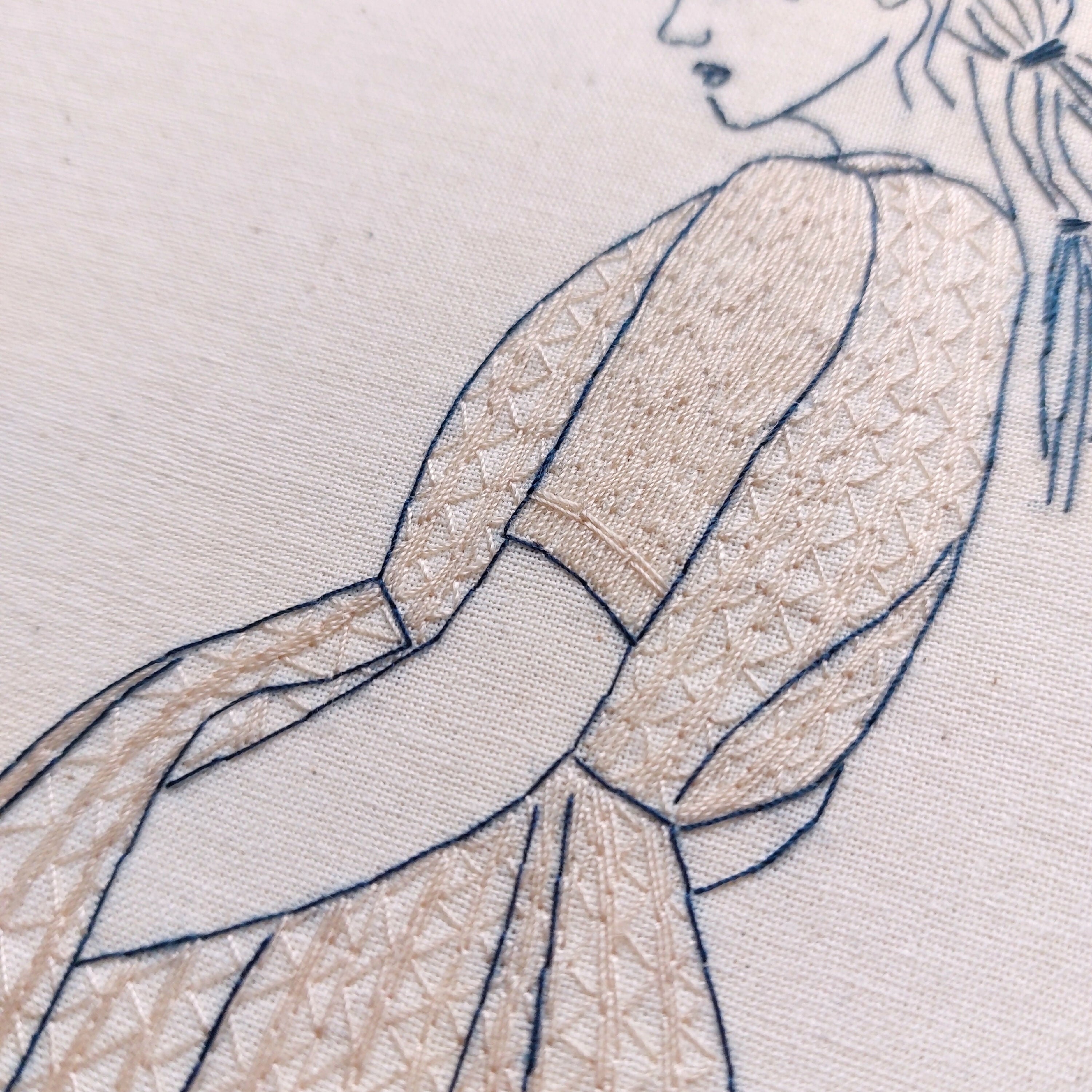 dessin_brode_la_main_dans_la_poche_et_la_robe_a_motifs_aude_herrard copie | EMPREINTES Paris