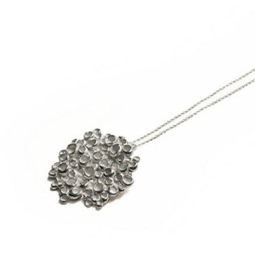 Sautoir en argent massif blanchi, Forme abstraite inspiré de la nature | EMPREINTES Paris - EMPREINTES Paris