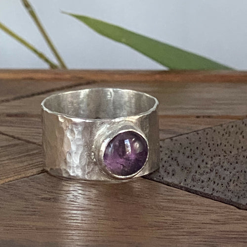 bague_bandeau_en_argent_massif_cabochon_en_amethyste_serti_clos_artyssia2 copie | EMPREINTES Paris - EMPREINTES Paris