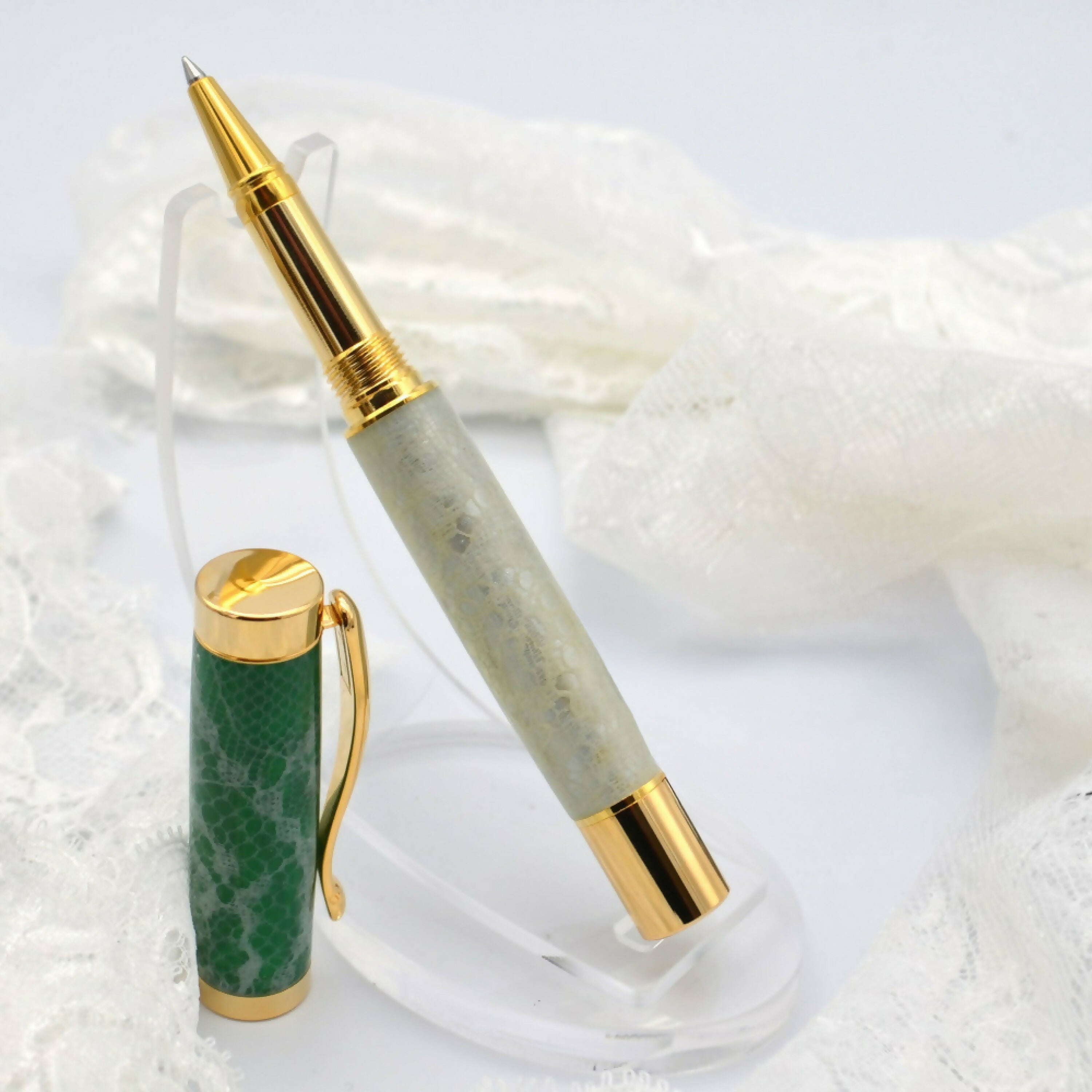 stylo_roller_en_dentelle_de_calais_caudry_i081_benjamin_pamart copie | EMPREINTES Paris