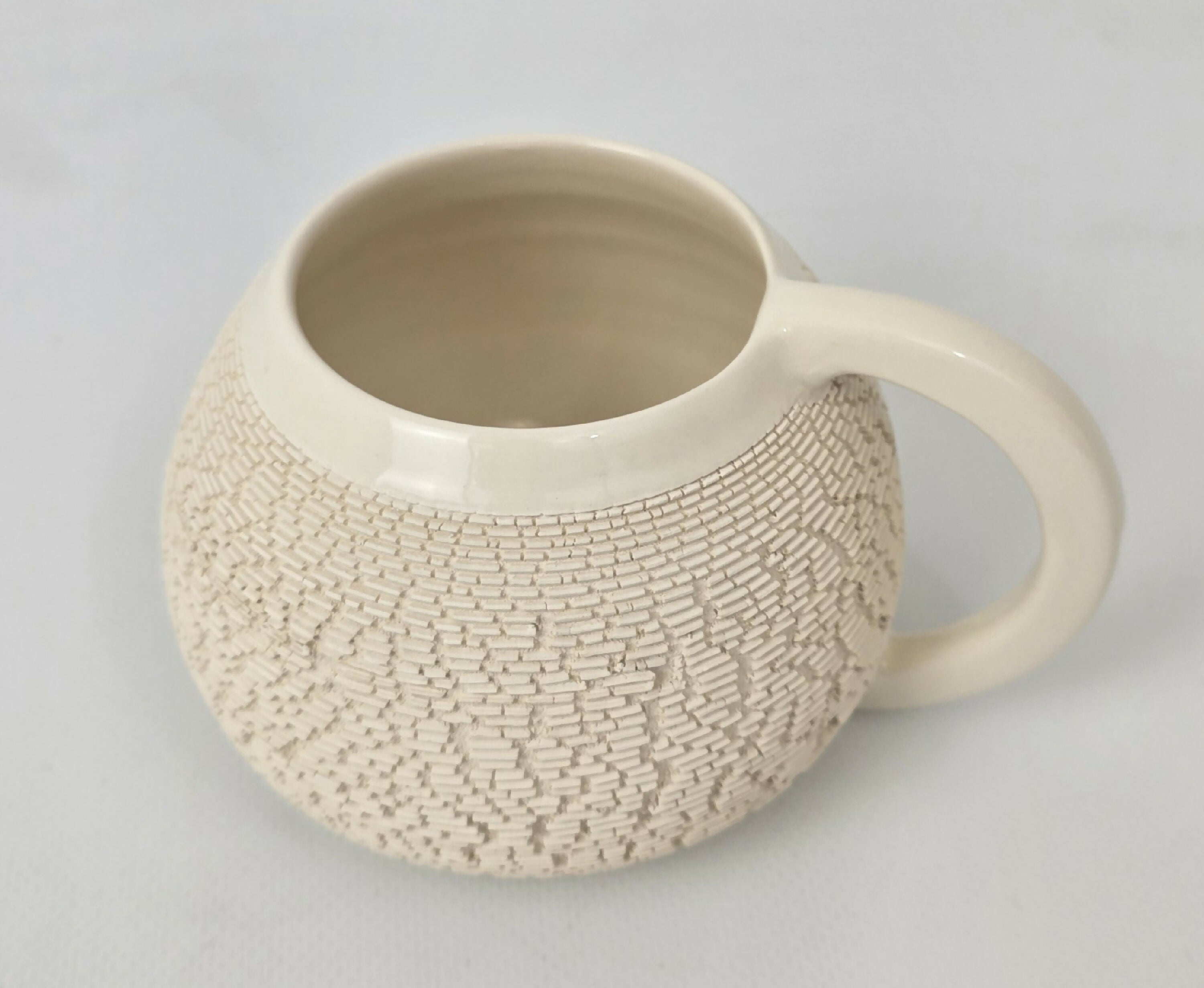 Grande tasse contemporaine 2- Édition Atelier - Hiver 2025 | EMPREINTES Paris
