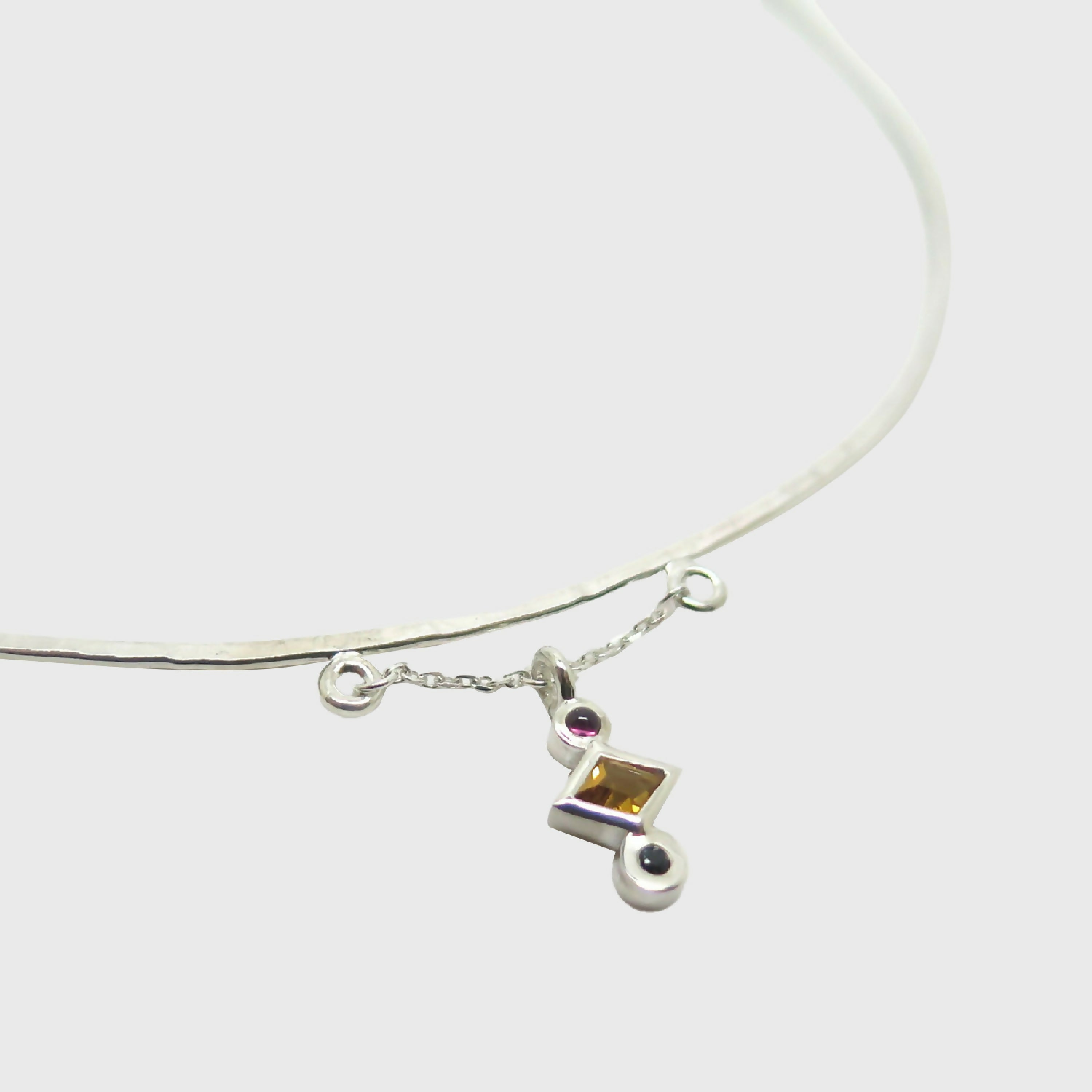 Collier torque fin Grenat, citrine et tourmaline | EMPREINTES Paris