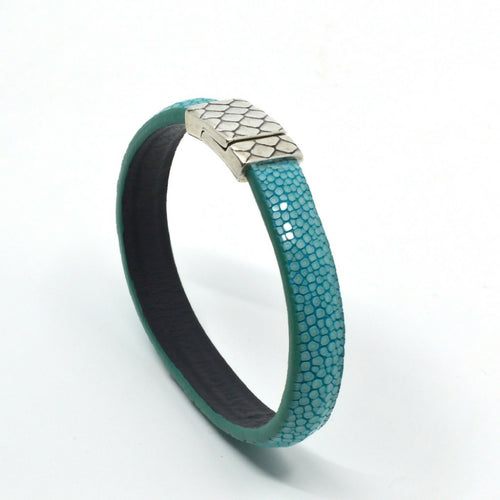 bracelet_en_galuchat_turquoise_fermoir_sirena_sylvie_zarnowski copie | EMPREINTES Paris - EMPREINTES Paris