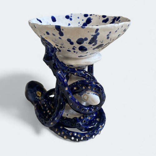 Coupe bleu de Sèvres avec poulpe et poisson aux yeux d'or | EMPREINTES Paris - EMPREINTES Paris