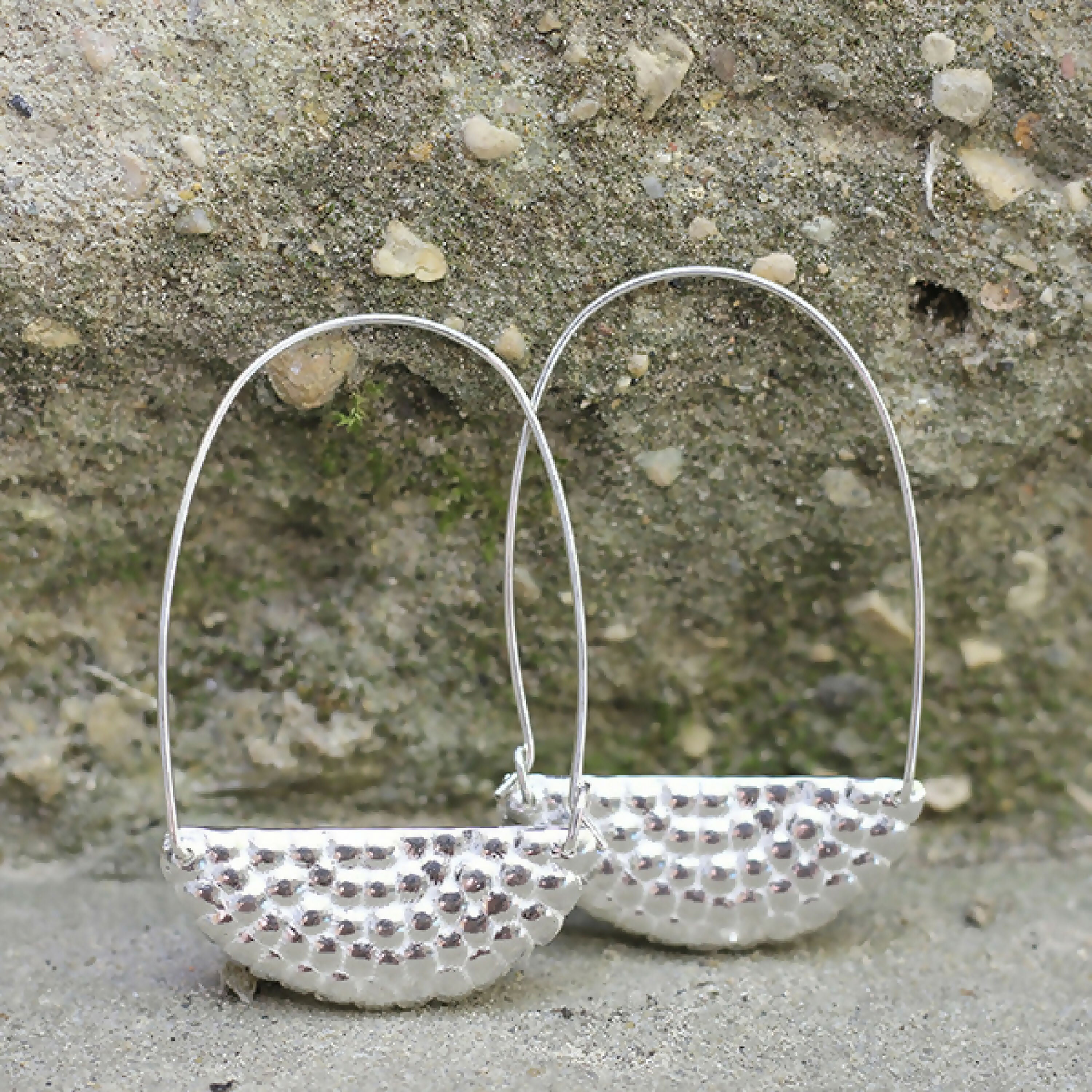 boucles_doreille_en_argent_massif_texture_graine_maa_bijoux_01 | EMPREINTES Paris