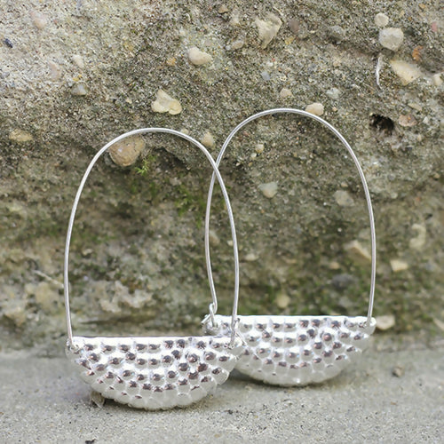 boucles_doreille_en_argent_massif_texture_graine_maa_bijoux_01 | EMPREINTES Paris - EMPREINTES Paris
