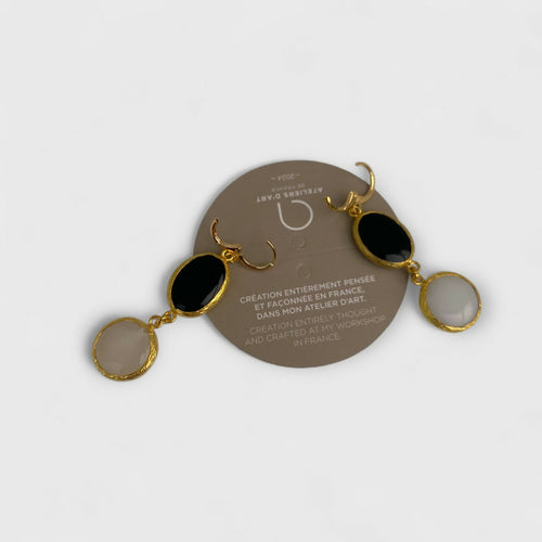 agathe-noir_calcedoine-blanc_doré_oiseau_romantique_astres_magique_pierres-semi-precieuse_boucles-d-oreilles_bijoux-oreilles_bijoux-femme_cadeaux_fete-des-meres_cadeau-precieux_artisan-createur_made-in-france_hippie-chic_bobo_parisien_boheme-bourgeois_vintage_stephane-dunoyer_fanex-france_cadeau-jeune | EMPREINTES Paris - EMPREINTES Paris