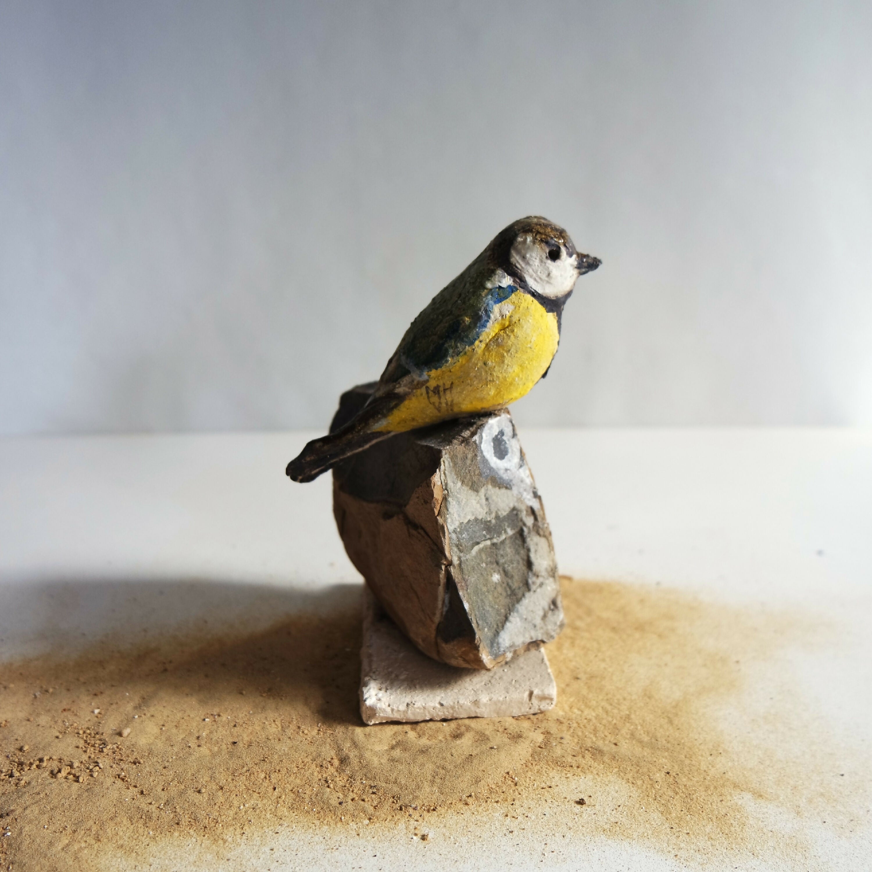 Sculpture Mésange charbonnière sur pierre | EMPREINTES Paris