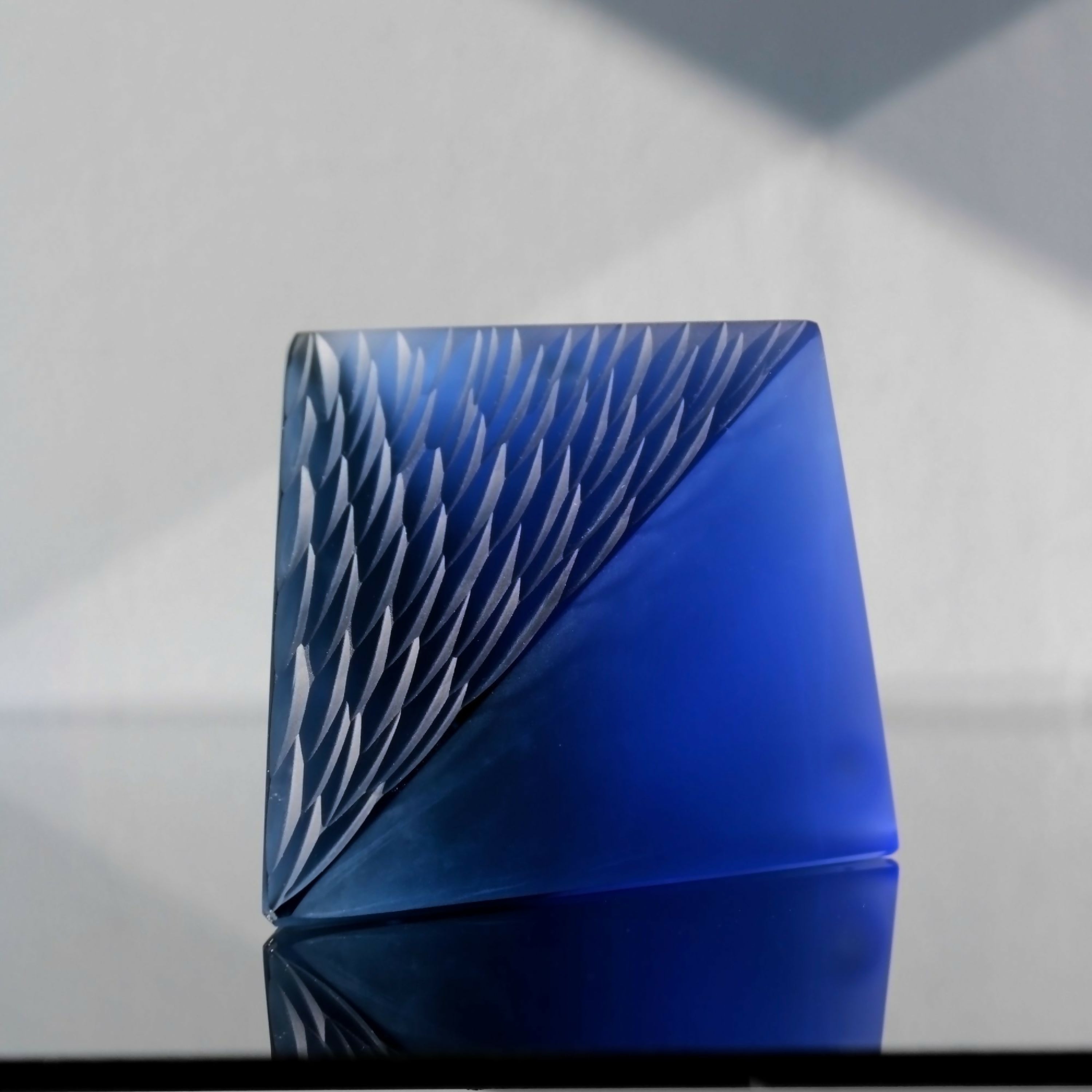 sculpture_pyramide_amethyste_trait_dunion_artisans copie | EMPREINTES Paris