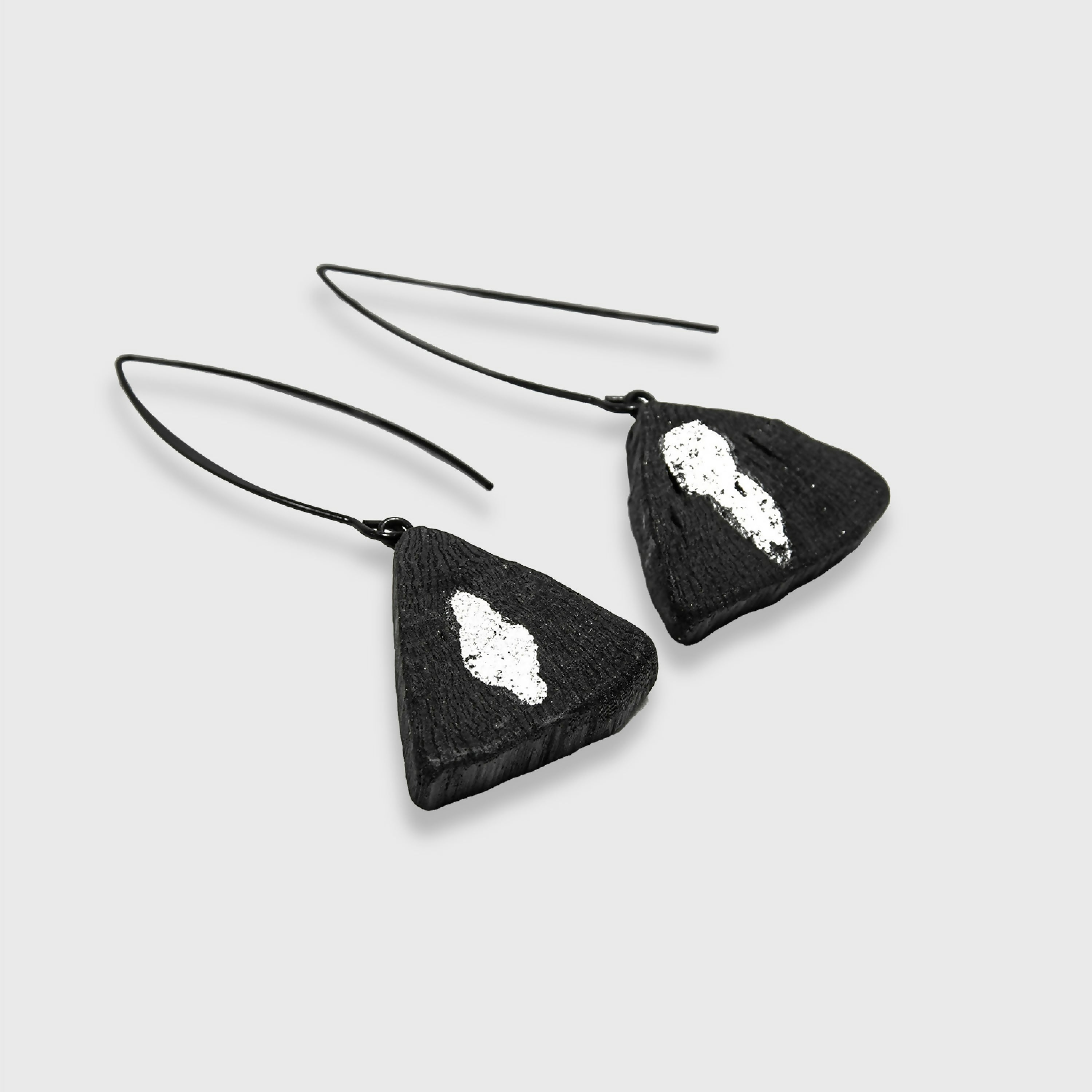 boucles_doreilles_kuro_palla_fuli_kintsugi_3_charcoal_eskimeit copie | EMPREINTES Paris