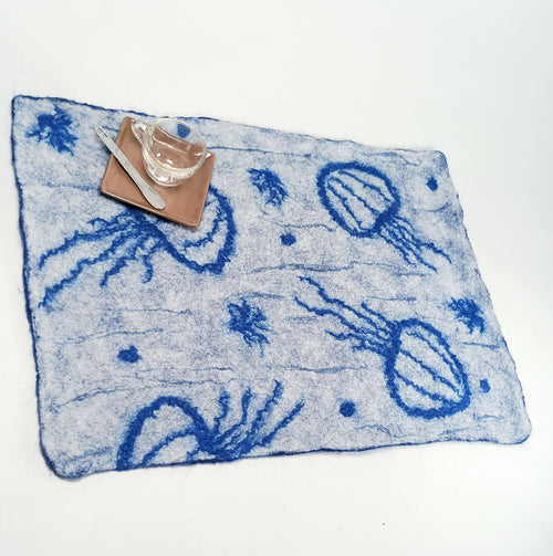 petit_tapis_en_feutre_de_laine_decor_meduses_atelier_lanzetta copie | EMPREINTES Paris - EMPREINTES Paris