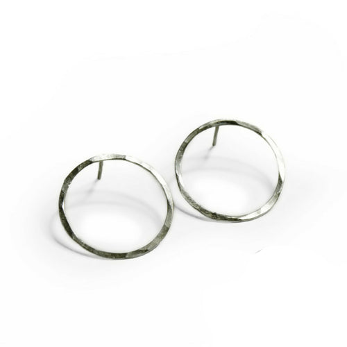 Boucles d’oreilles fils d’argent massif martelés | EMPREINTES Paris - EMPREINTES Paris