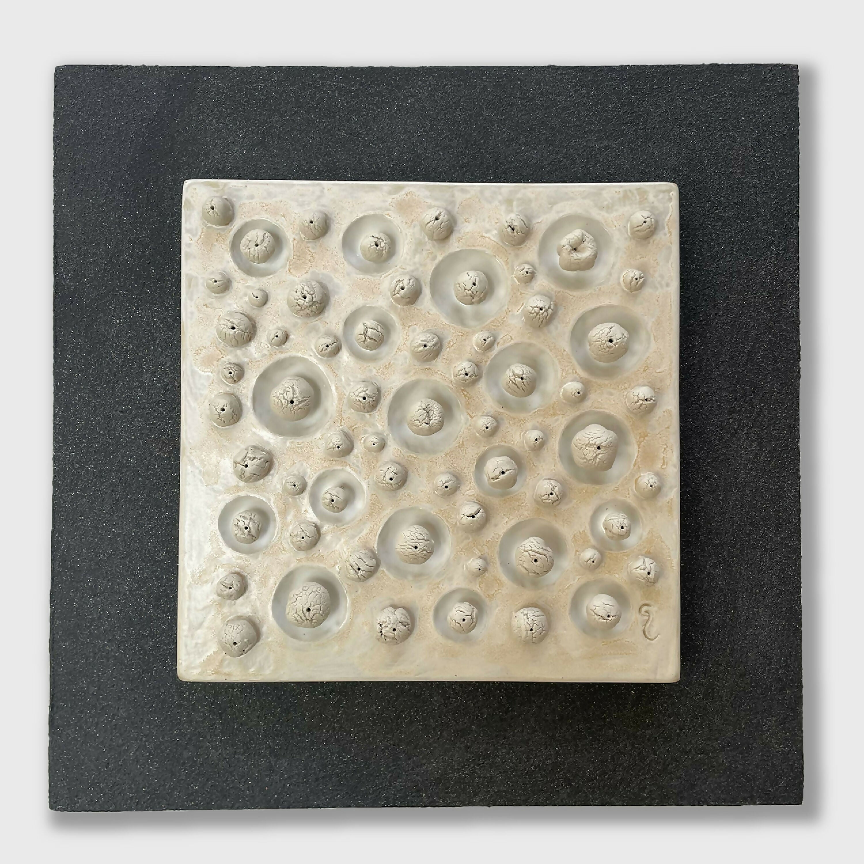 r6TmBNVYJO | EMPREINTES Paris